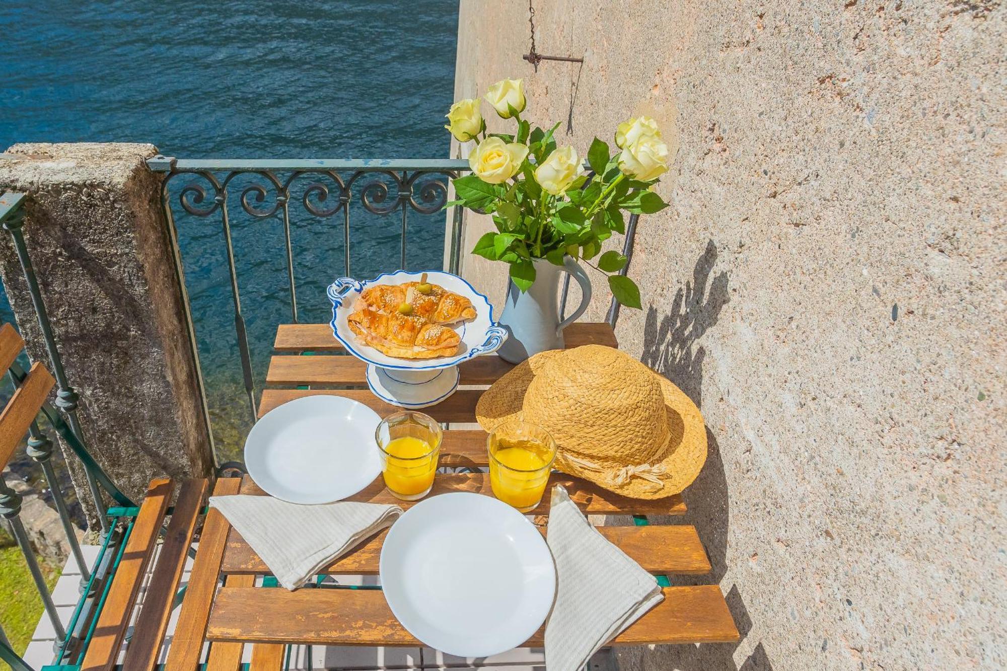 Deriva Apartment On Careno'S Beach By Rent All Como 네소 외부 사진